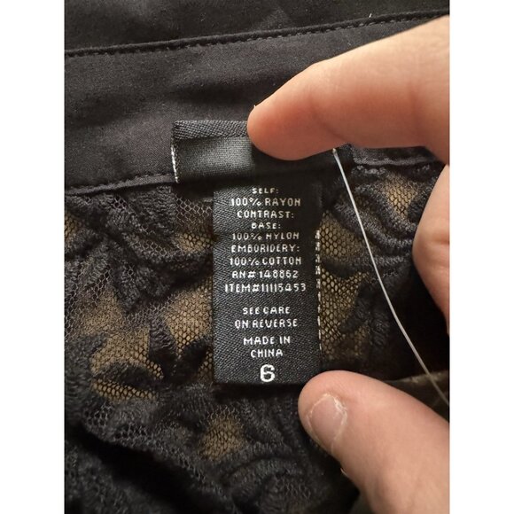 Torrid Top Women 6 Black Pullover Floral Lace Clip Chiffon Flowy Lightweight NWT - Picture 10 of 15